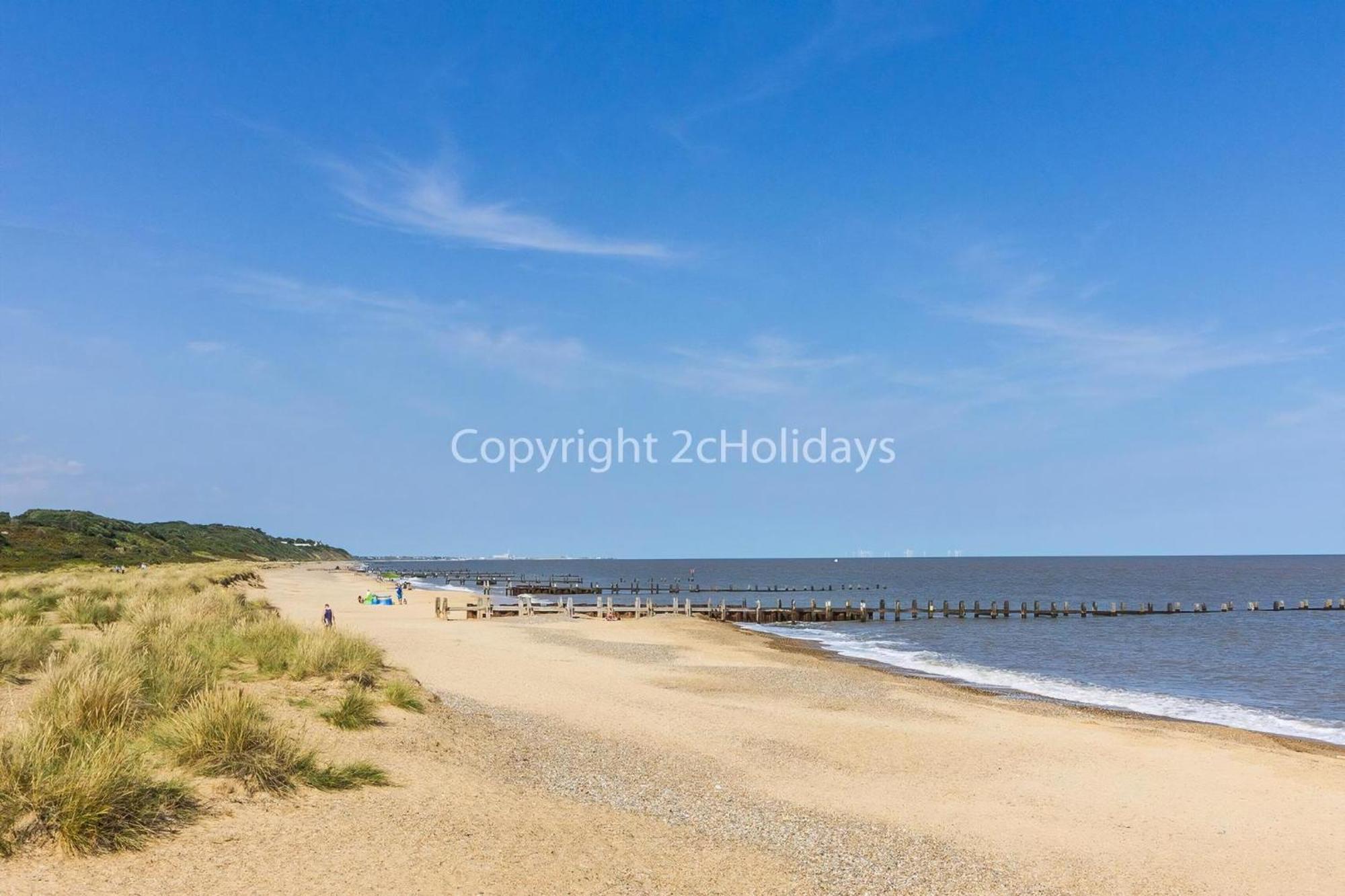 Beautiful Caravan For Hire With A Partial Sea View In Suffolk Ref 32042Az لوستوفت المظهر الخارجي الصورة