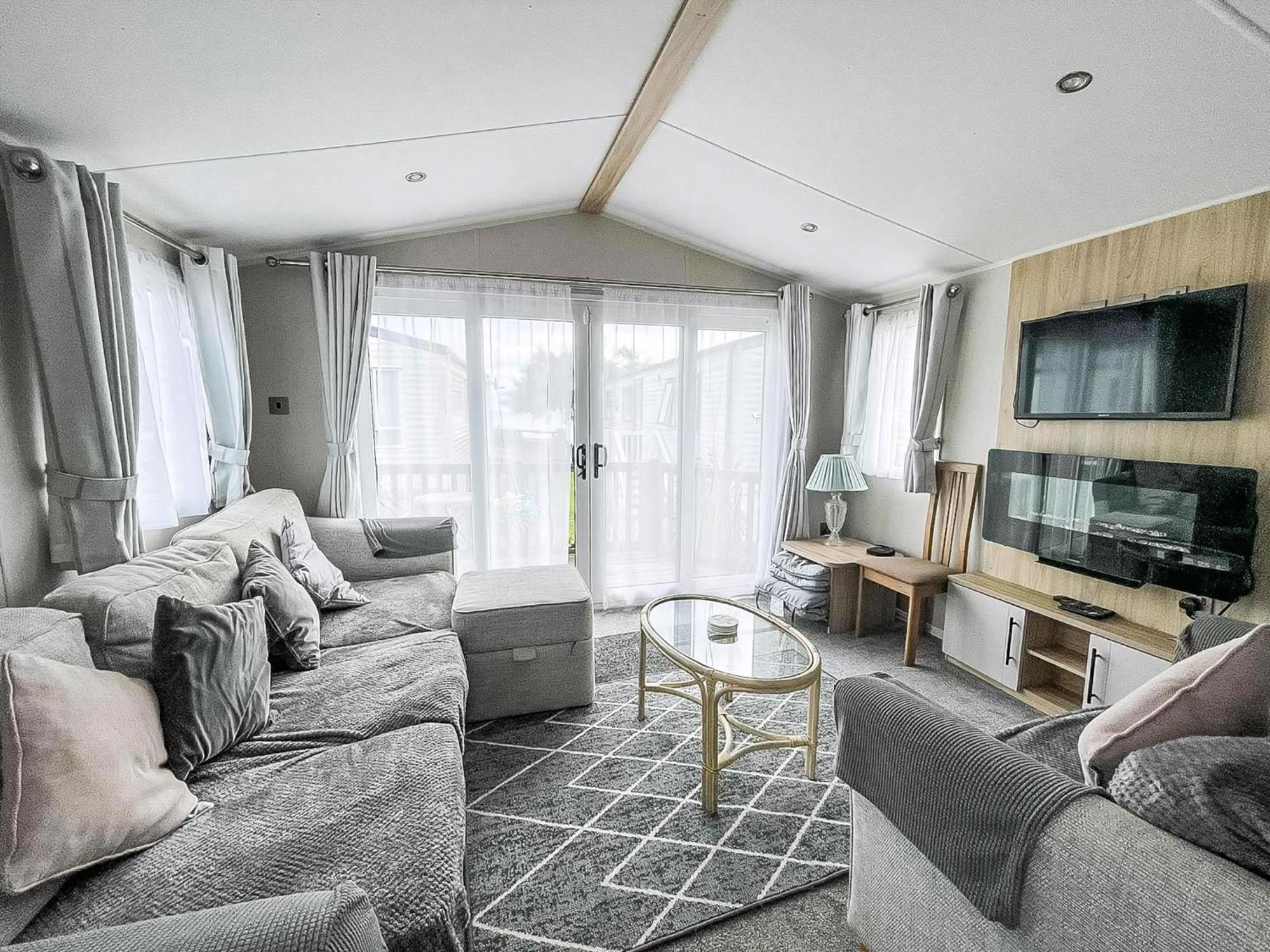 Beautiful Caravan For Hire With A Partial Sea View In Suffolk Ref 32042Az لوستوفت المظهر الخارجي الصورة