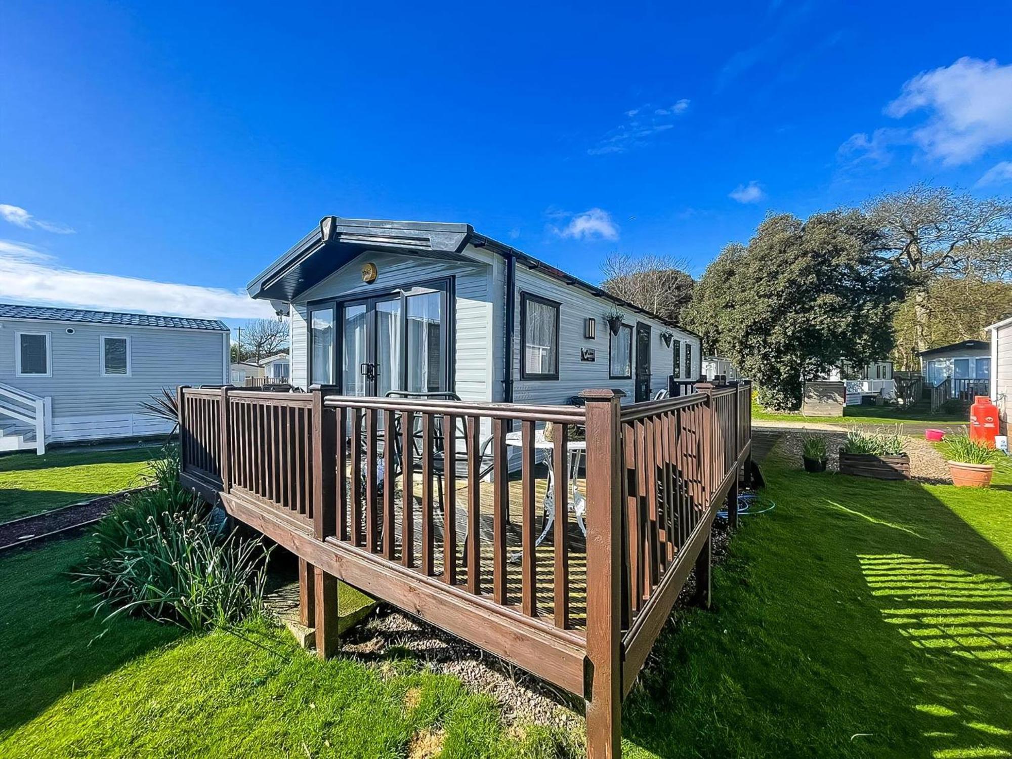 Beautiful Caravan For Hire With A Partial Sea View In Suffolk Ref 32042Az لوستوفت المظهر الخارجي الصورة