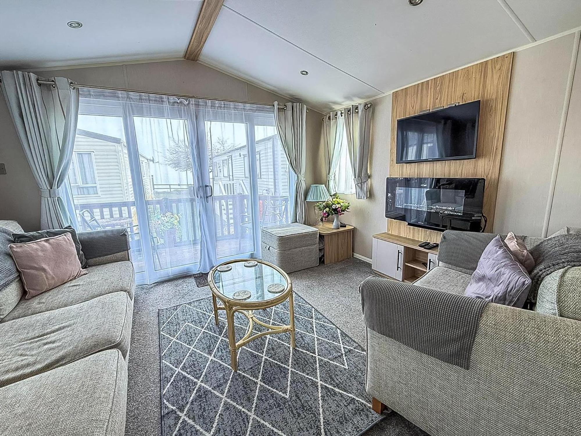 Beautiful Caravan For Hire With A Partial Sea View In Suffolk Ref 32042Az لوستوفت المظهر الخارجي الصورة