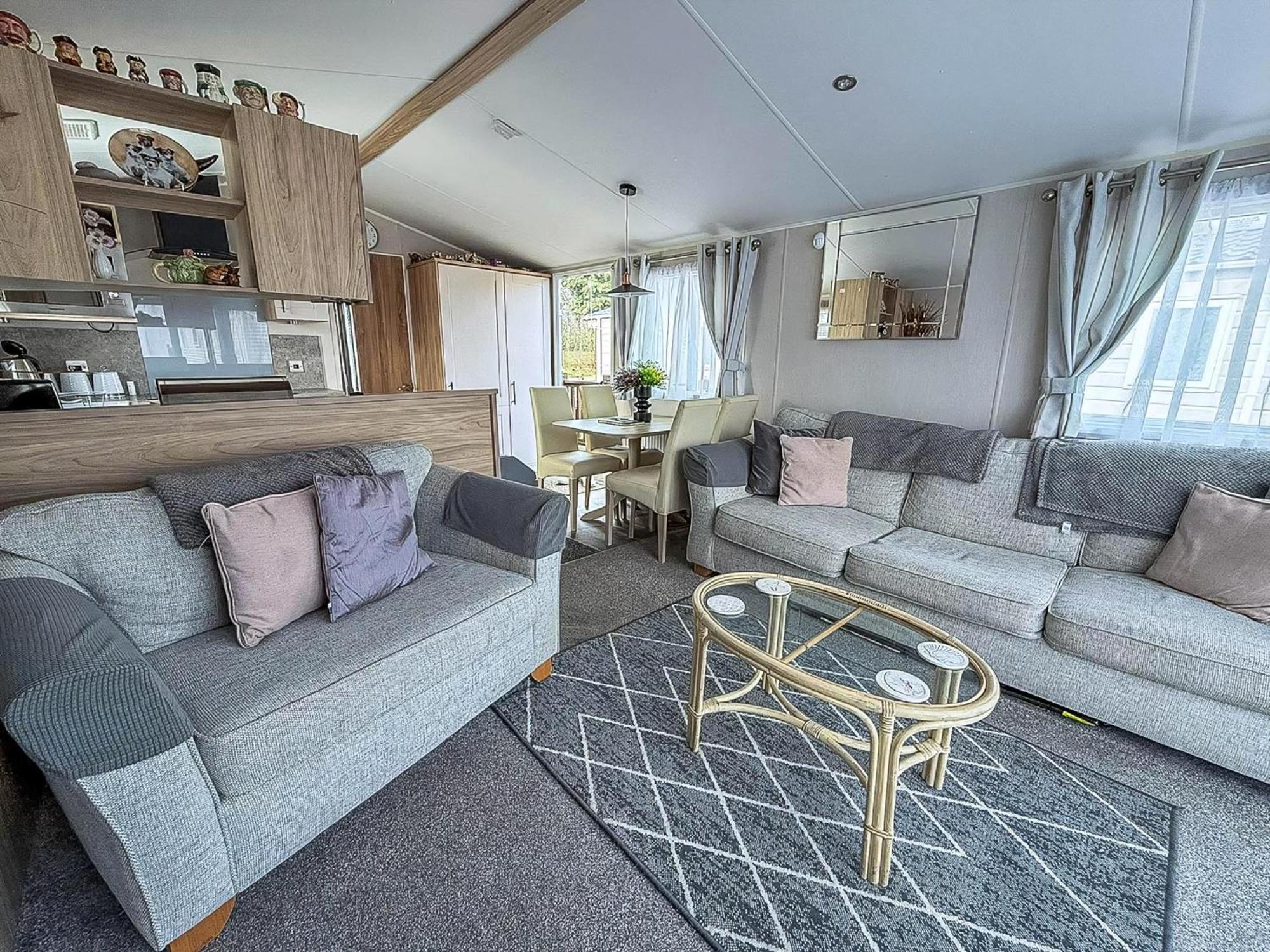 Beautiful Caravan For Hire With A Partial Sea View In Suffolk Ref 32042Az لوستوفت المظهر الخارجي الصورة